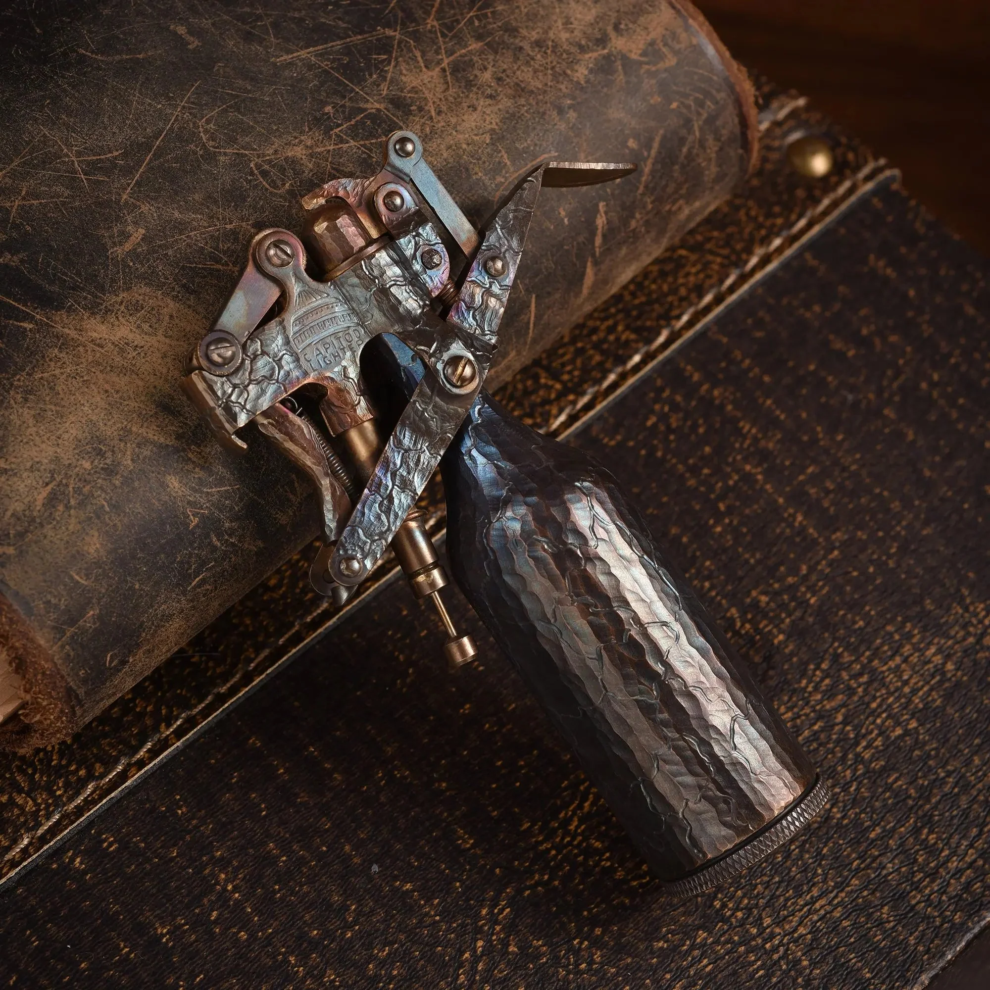 Table Lighter - Capitol - Hand Carved Cracks - Image 9